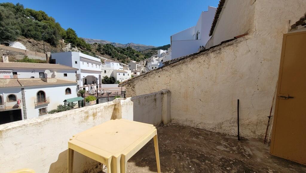 House for Sale in Salares