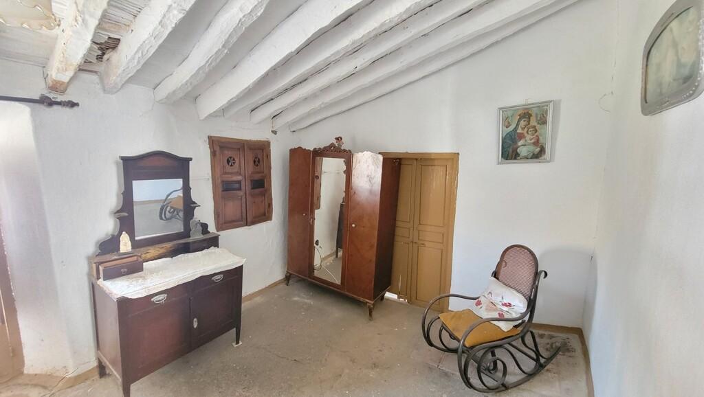 House for Sale in Salares