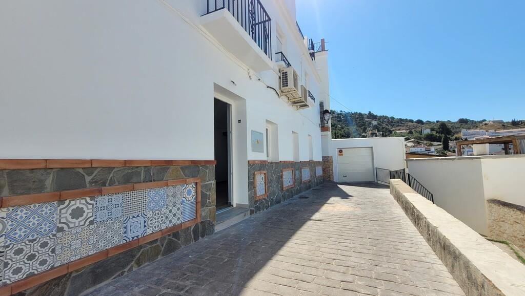 House for Sale in Cómpeta