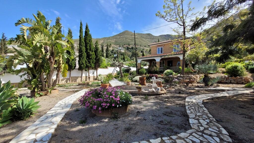 Casa en Venta en Cómpeta