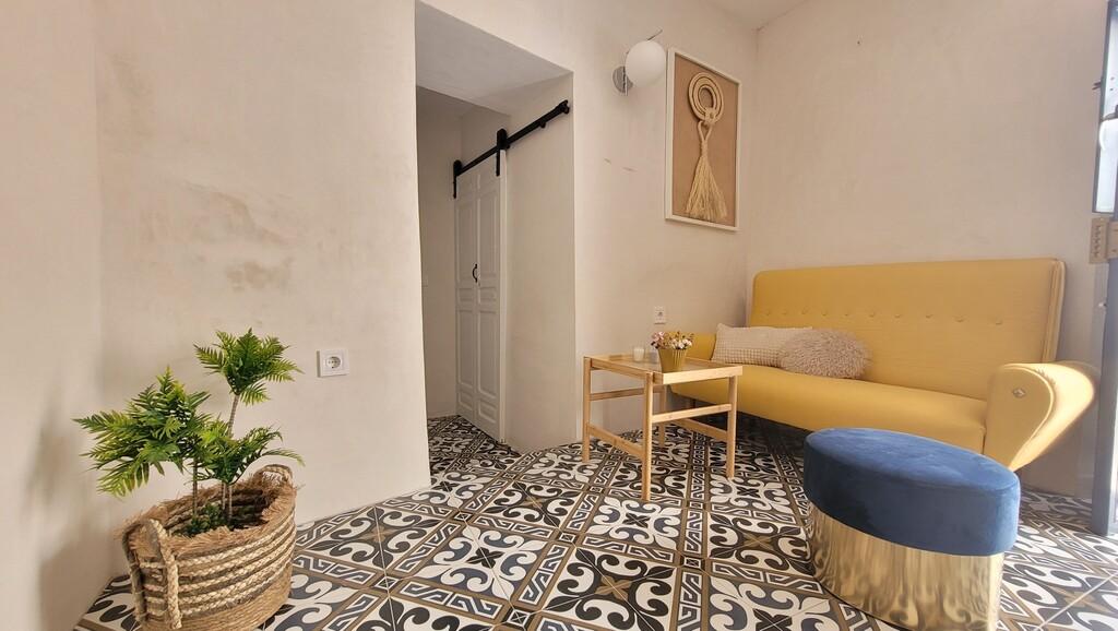House for Sale in Sayalonga