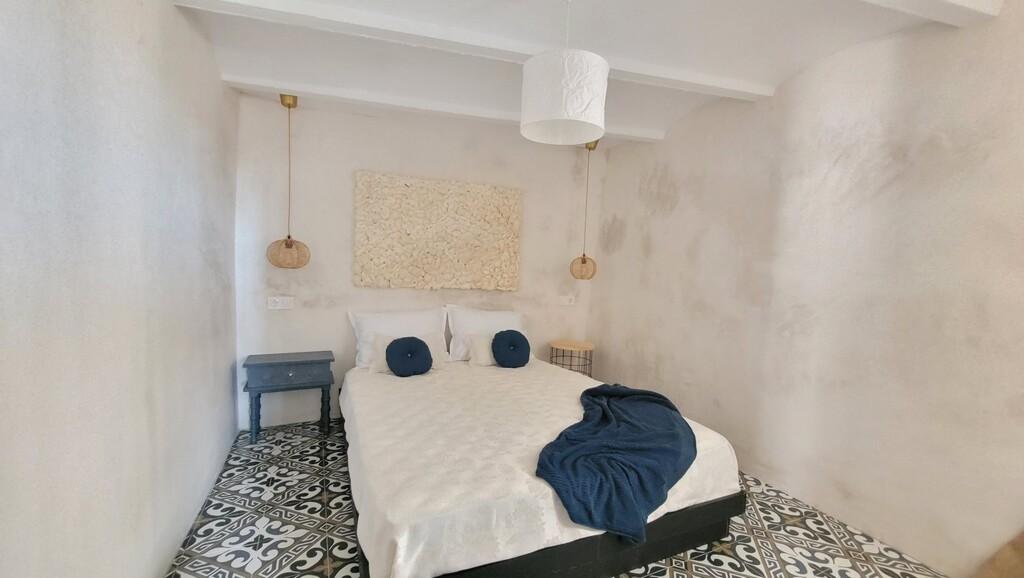 House for Sale in Sayalonga