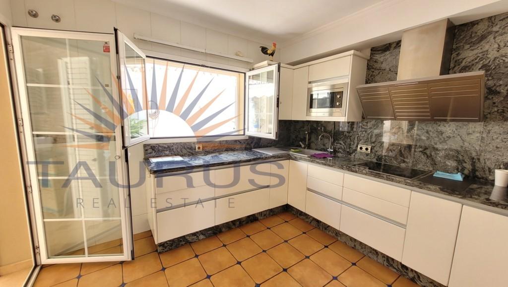 Villa for Sale in Caleta de Vélez