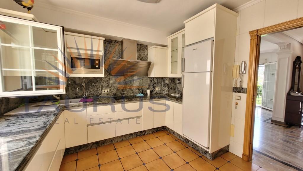 Villa for Sale in Caleta de Vélez