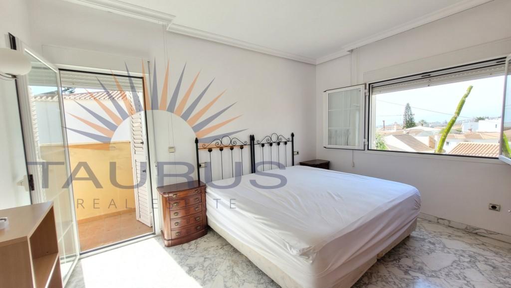 Villa for Sale in Caleta de Vélez