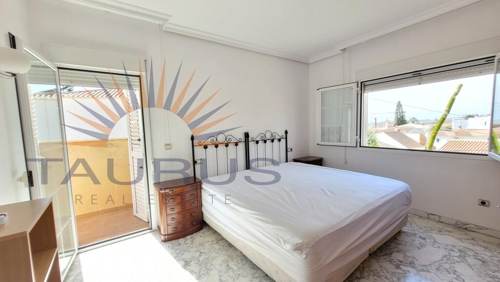 Villa for Sale in Caleta de Vélez