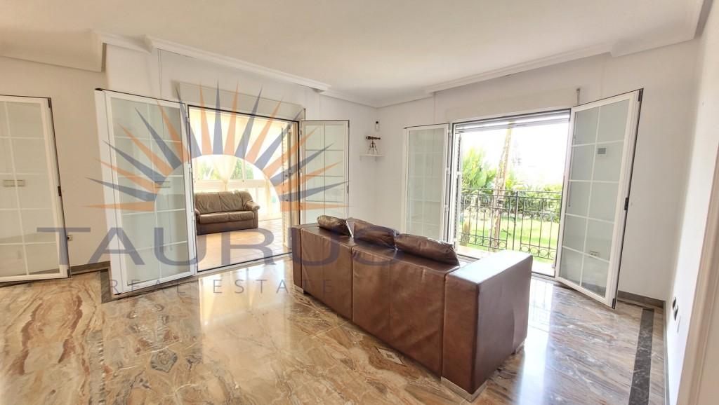 Villa for Sale in Caleta de Vélez