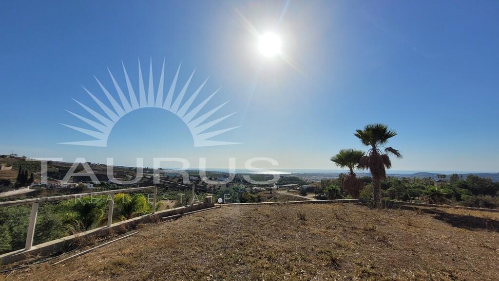 Villa for Sale in Vélez-Málaga