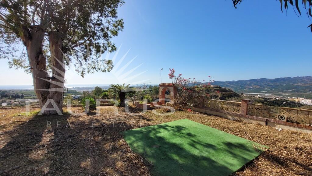 Villa for Sale in Vélez-Málaga