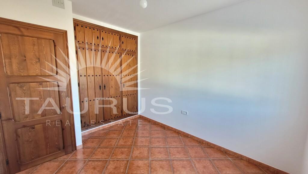 Villa for Sale in Vélez-Málaga