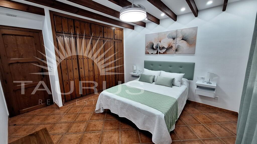 Villa for Sale in Vélez-Málaga