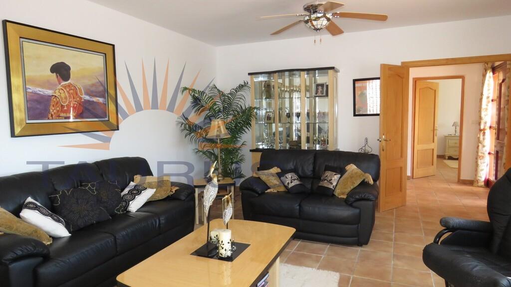 Villa for Sale in Cómpeta