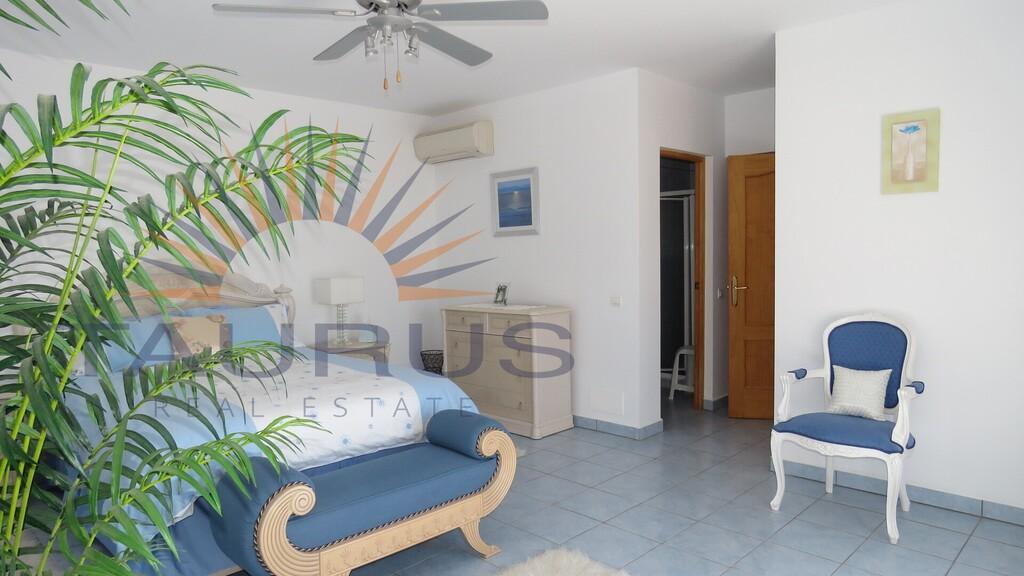 Villa for Sale in Cómpeta