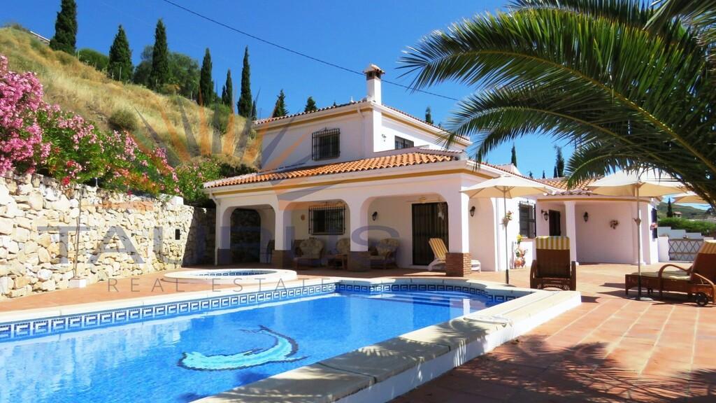 Villa for Sale in Cómpeta