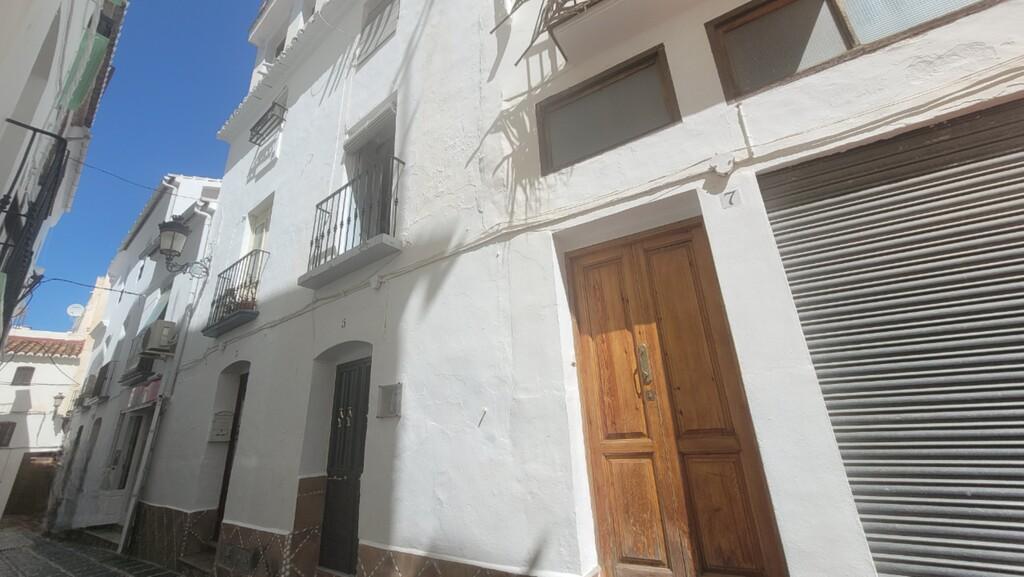 House for Sale in Cómpeta