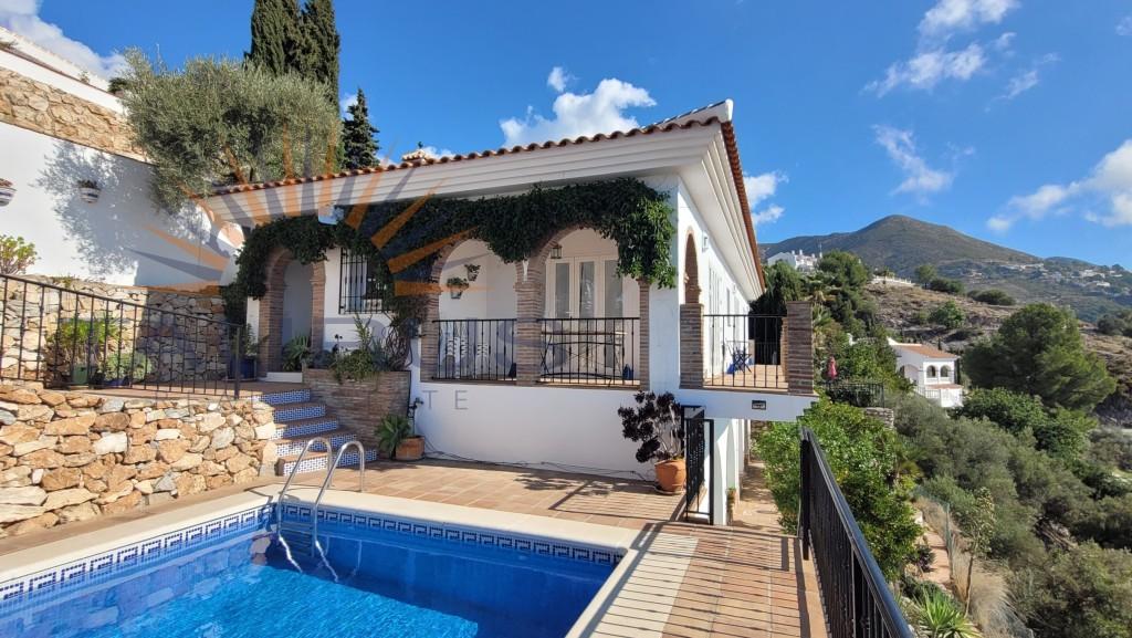 Villa for Sale in Cómpeta