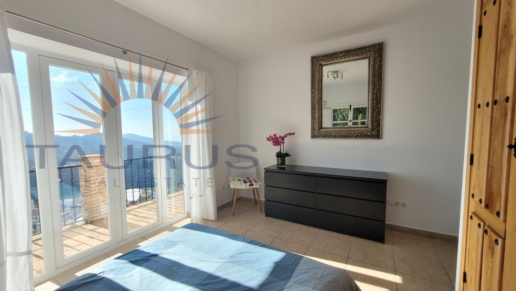 Villa for Sale in Cómpeta