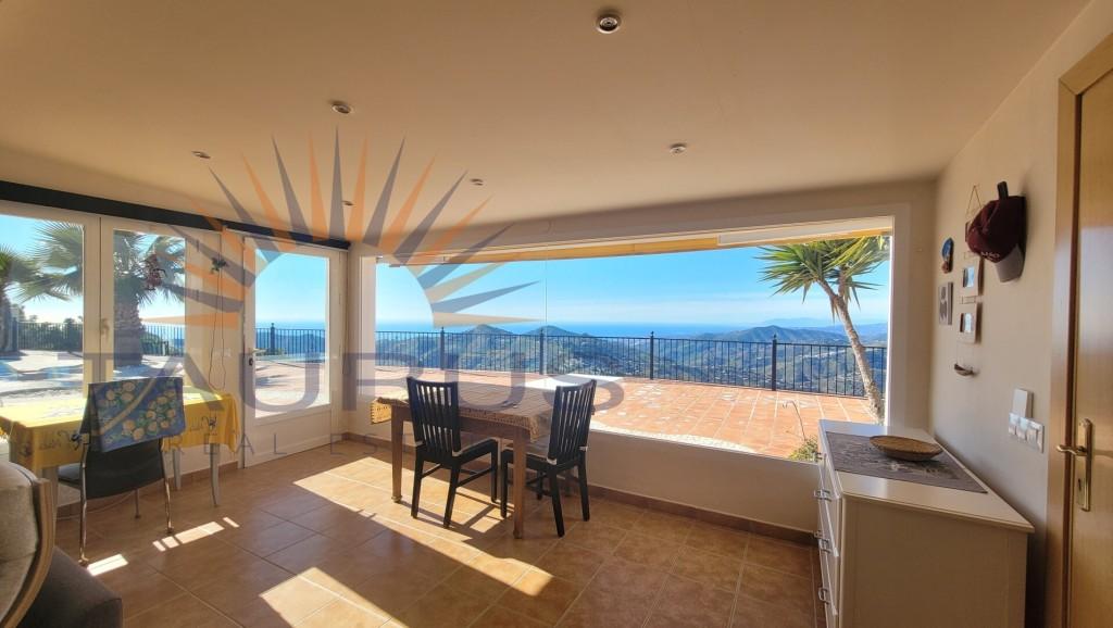 Villa for Sale in Cómpeta
