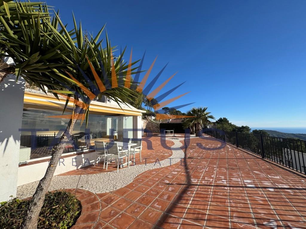 Villa for Sale in Cómpeta