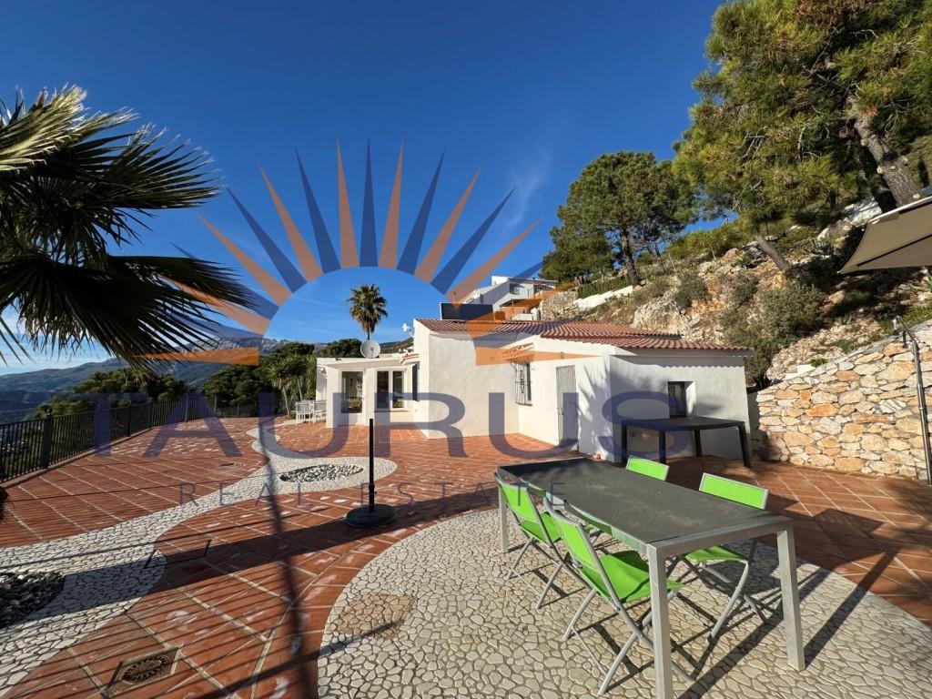 Villa for Sale in Cómpeta