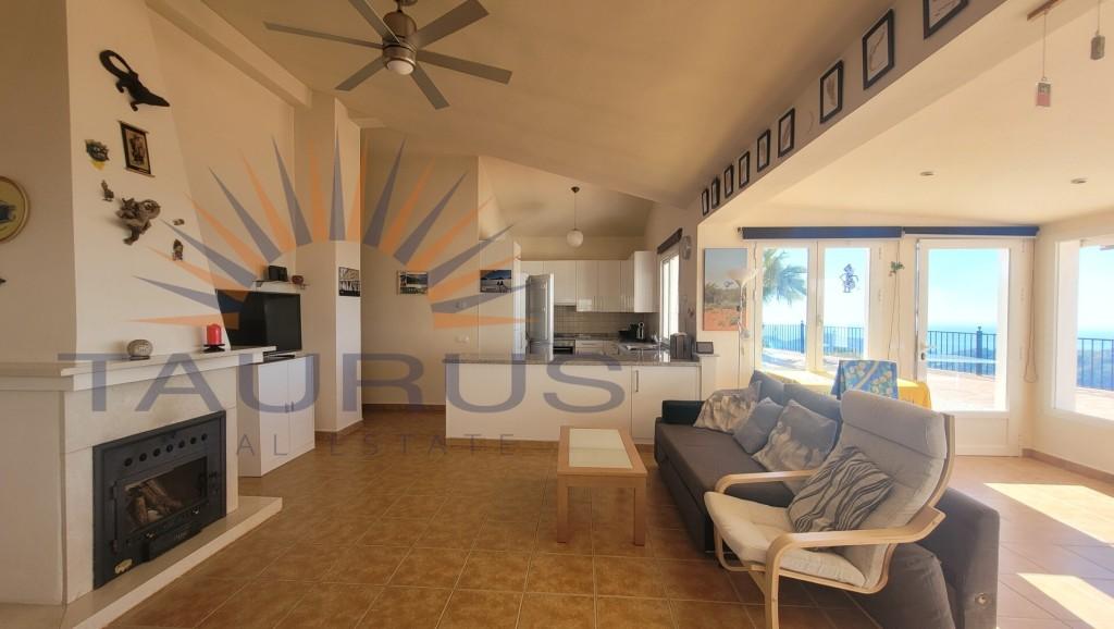 Villa for Sale in Cómpeta