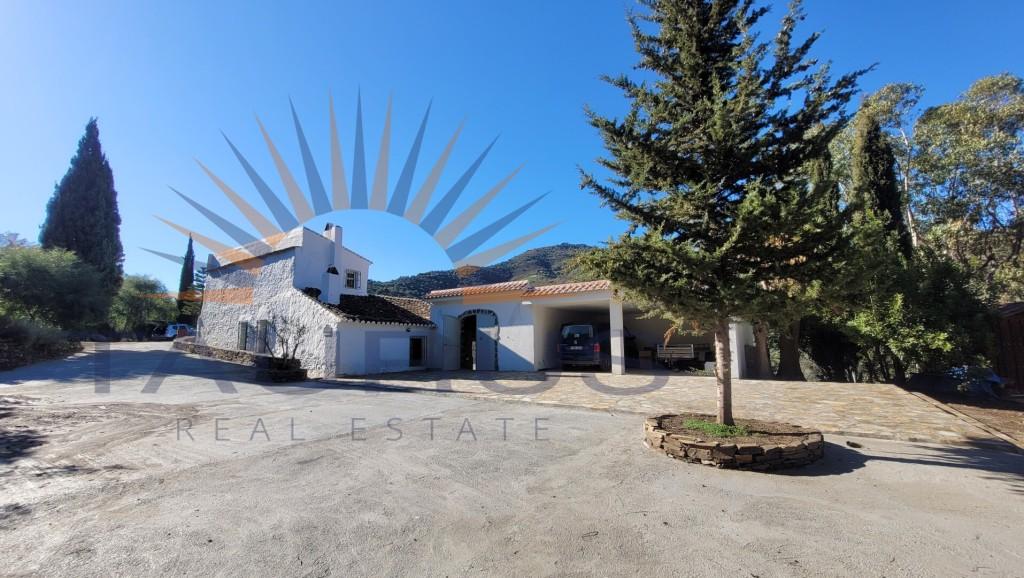 Villa for Sale in Cómpeta
