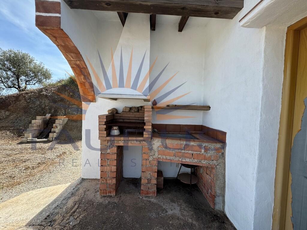 Villa for Sale in Árchez