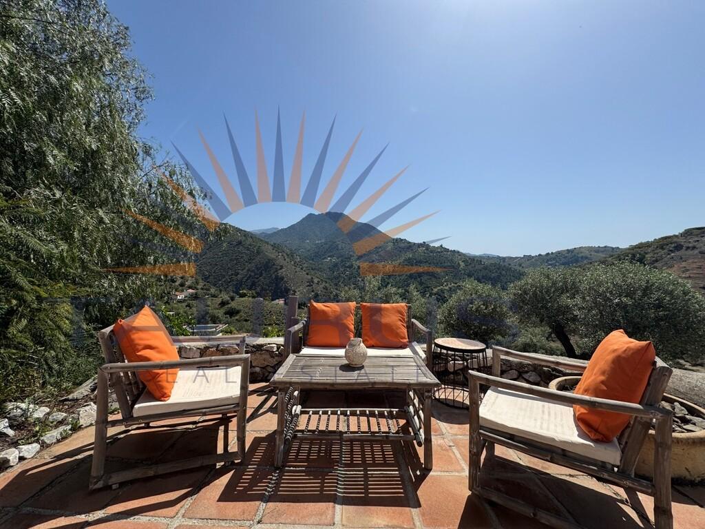 Villa en Venta en Cómpeta