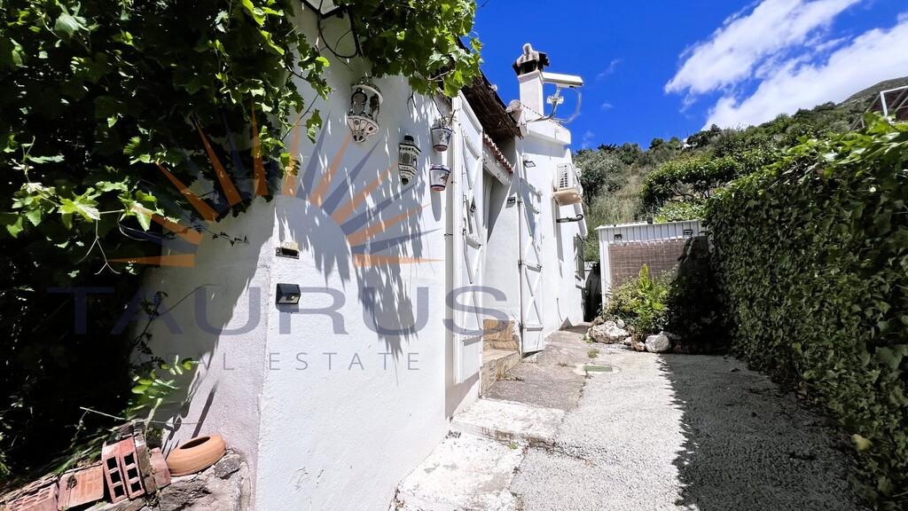 Villa for Sale in Cómpeta