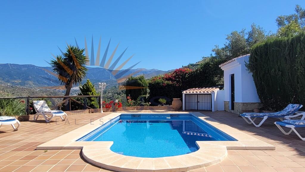 Villa en Venta en Sayalonga