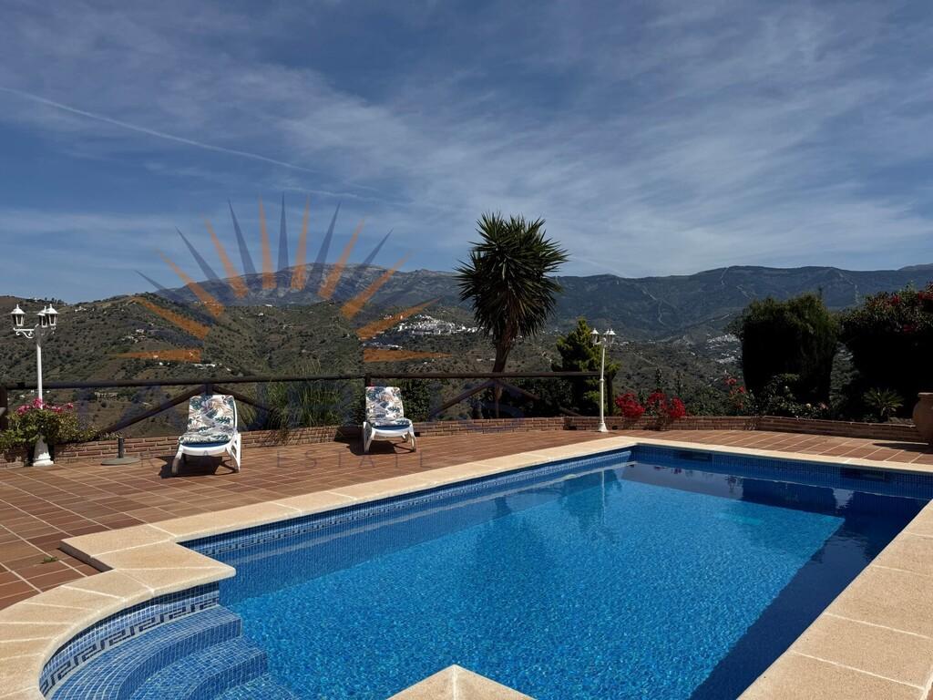 Villa en Venta en Sayalonga