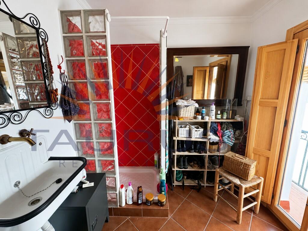 House for Sale in Sayalonga