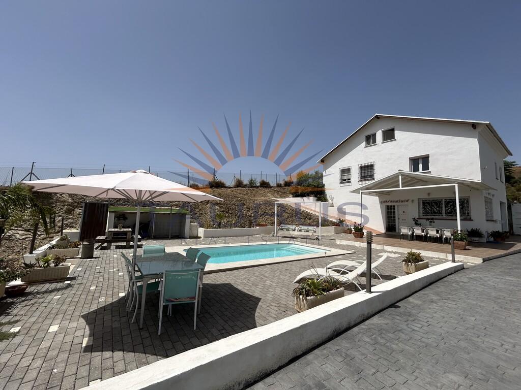 Villa for Sale in Alhaurín el Grande