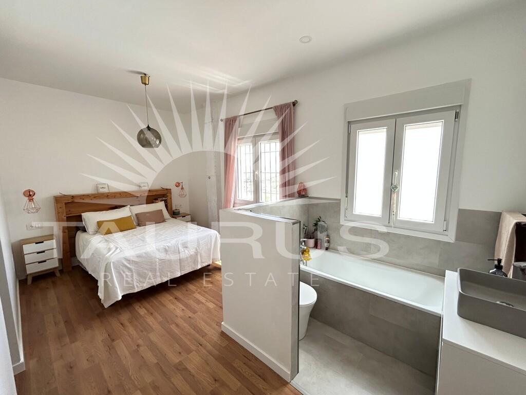 Villa for Sale in Alhaurín el Grande