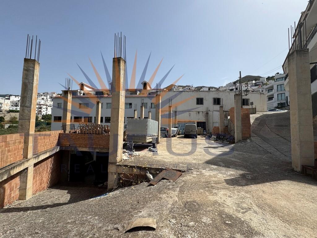 Plot for Sale in Cómpeta