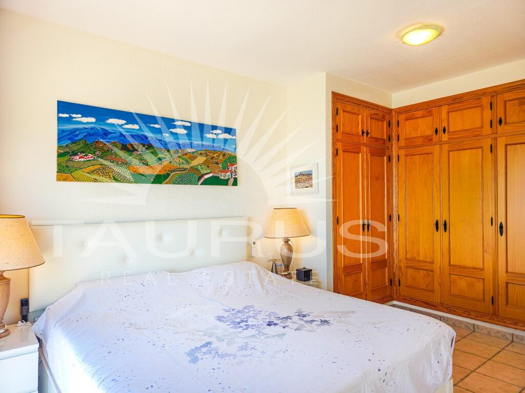 Villa for Sale in Arenas