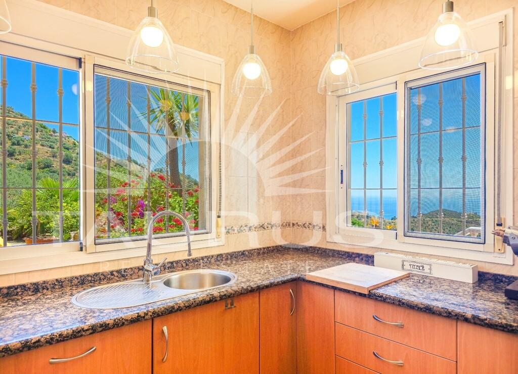 Villa for Sale in Arenas