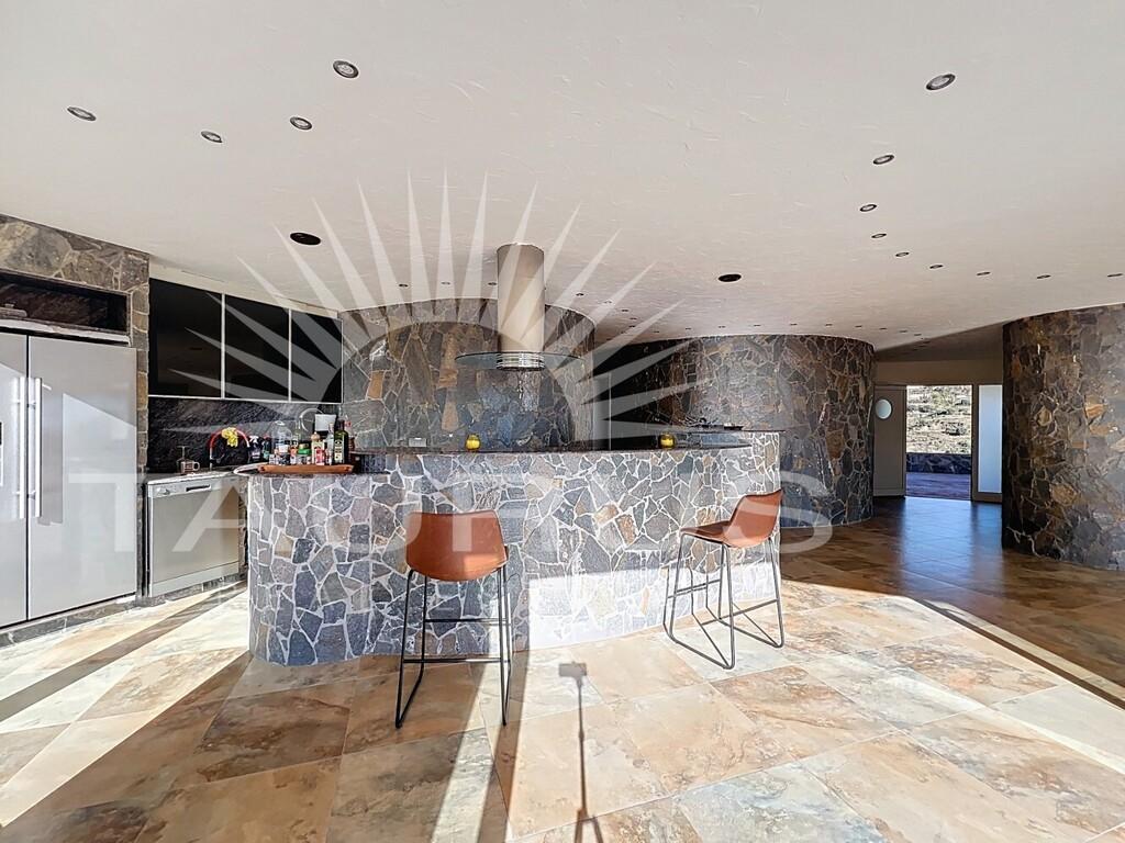 Villa for Sale in Algarrobo