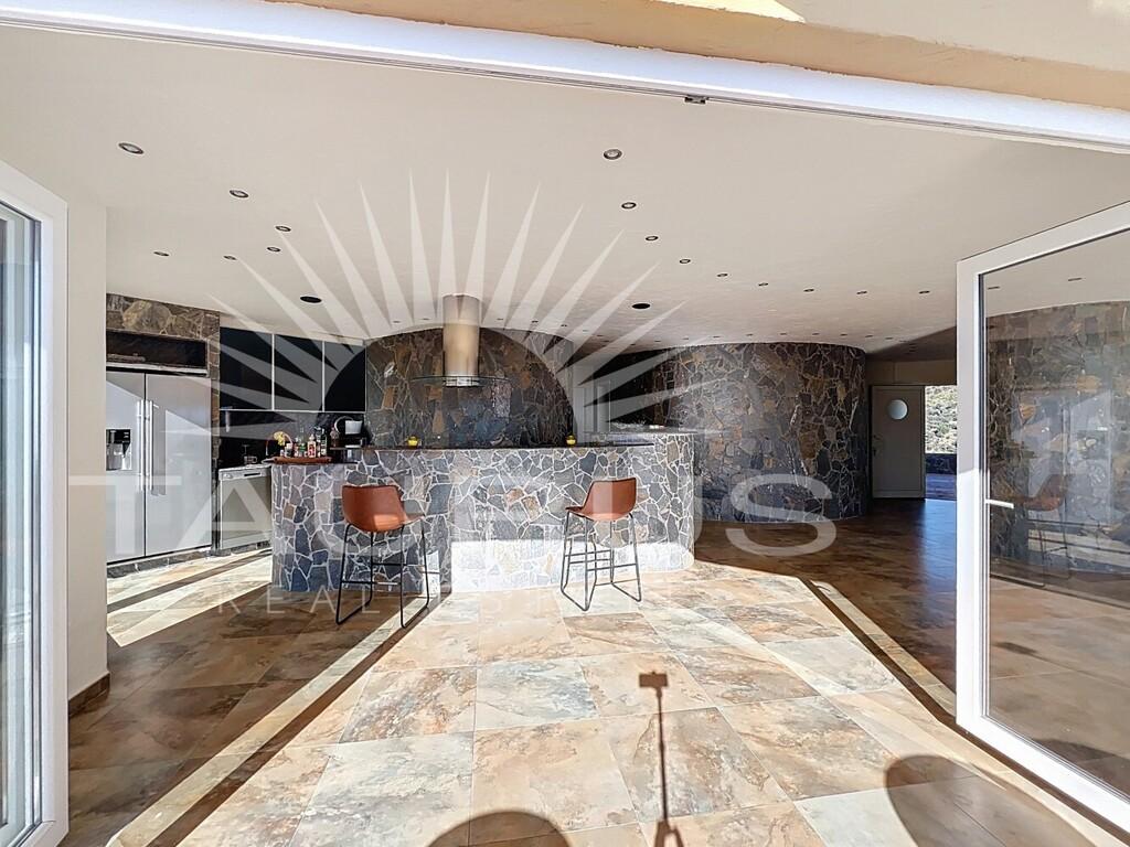 Villa for Sale in Algarrobo