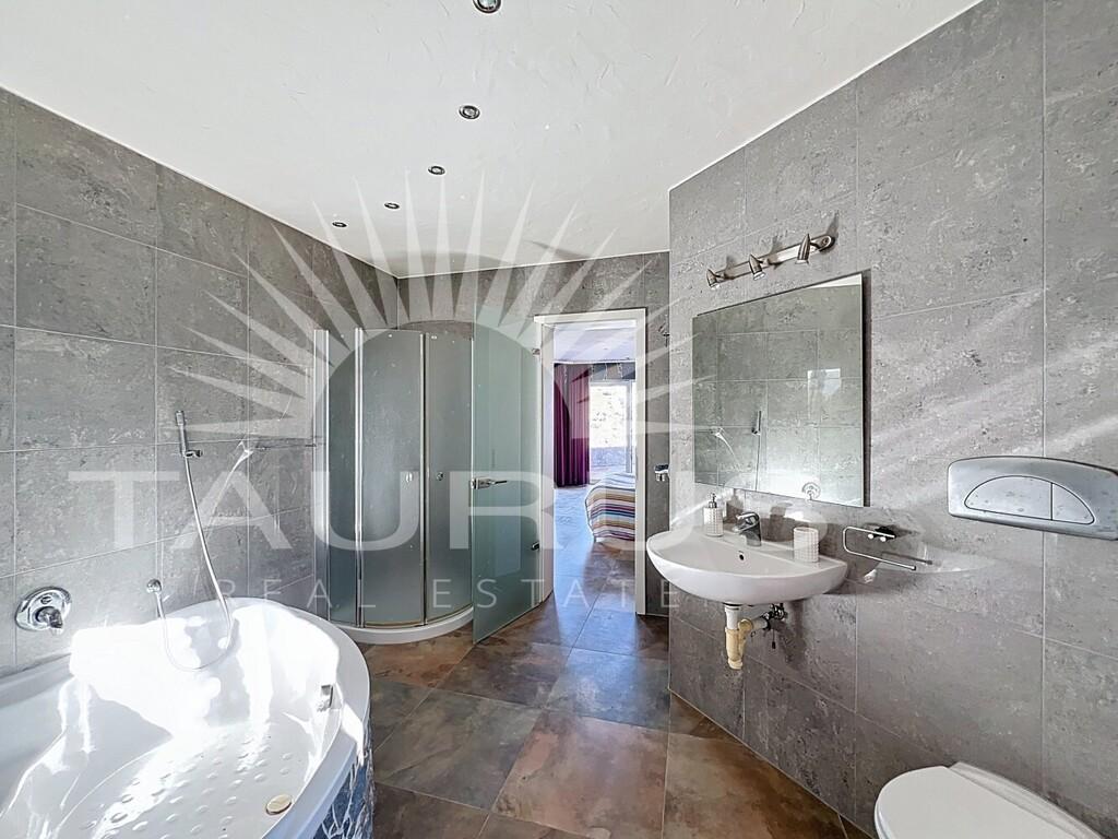 Villa for Sale in Algarrobo