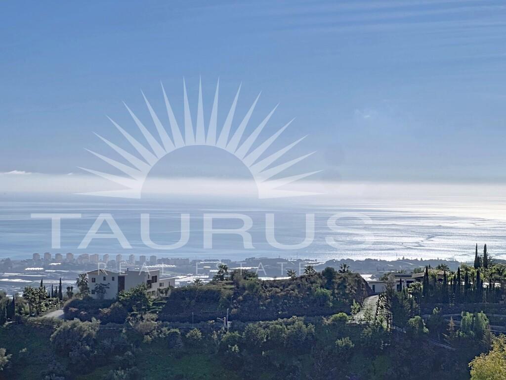Villa for Sale in Algarrobo