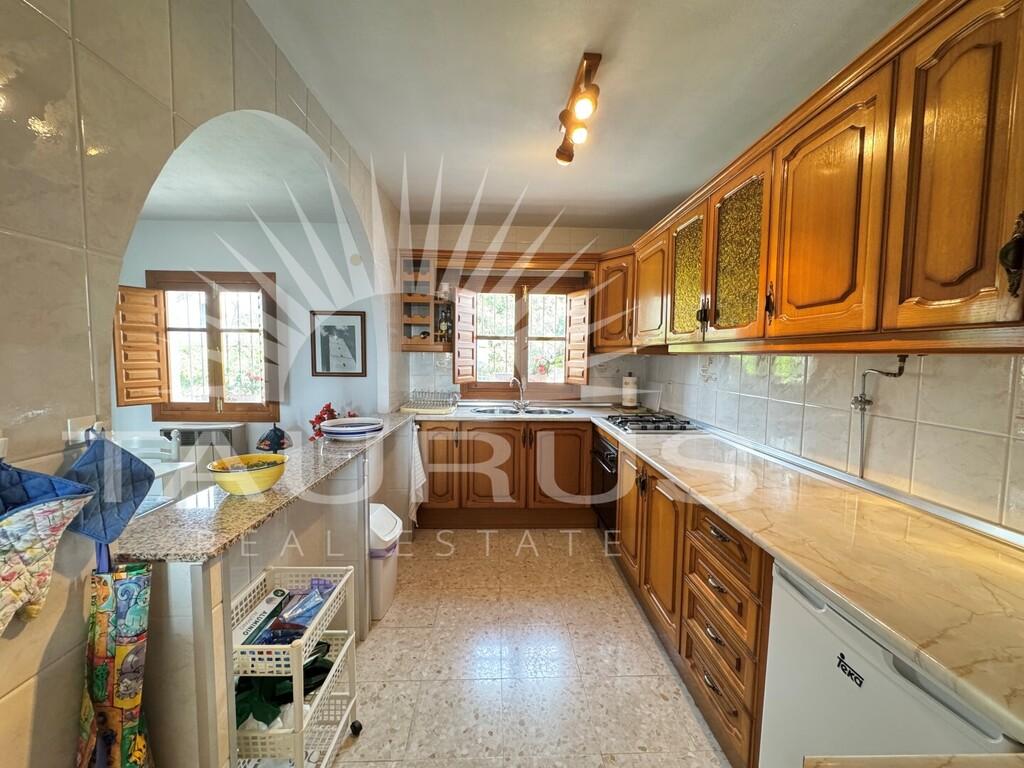 House for Sale in Canillas de Albaida