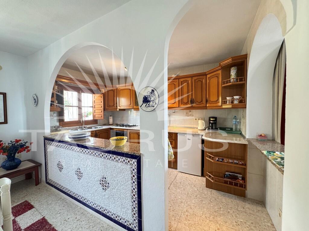 House for Sale in Canillas de Albaida