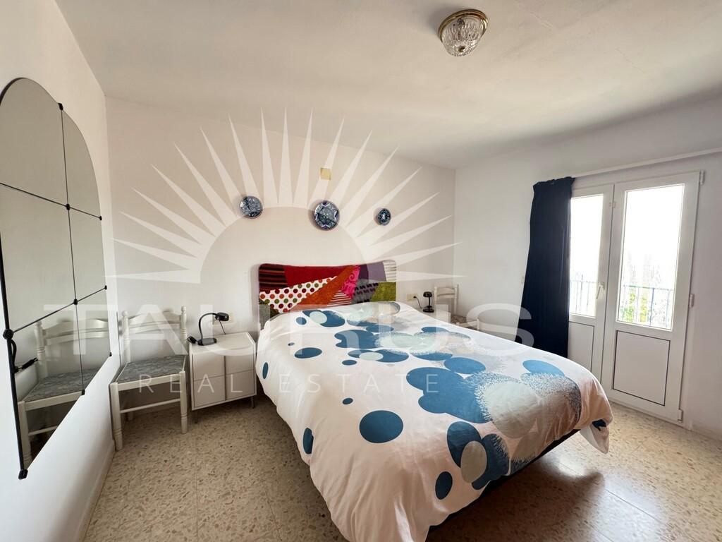 House for Sale in Canillas de Albaida