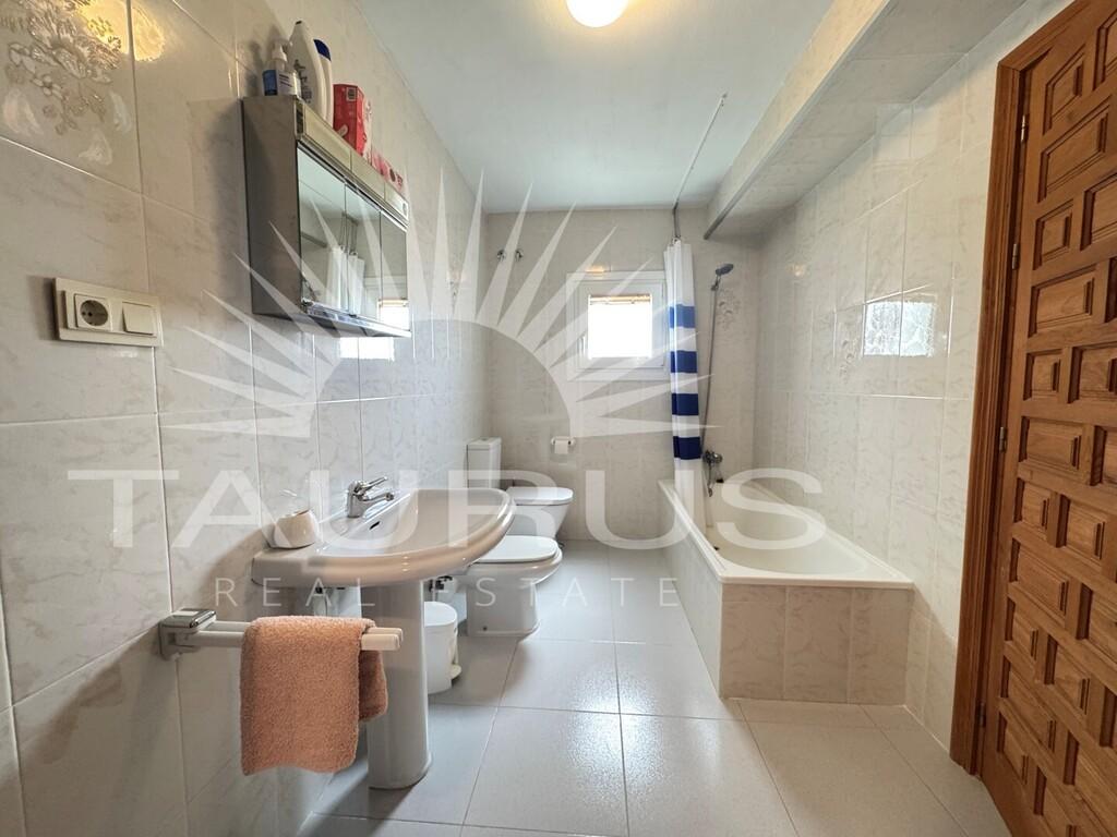 House for Sale in Canillas de Albaida