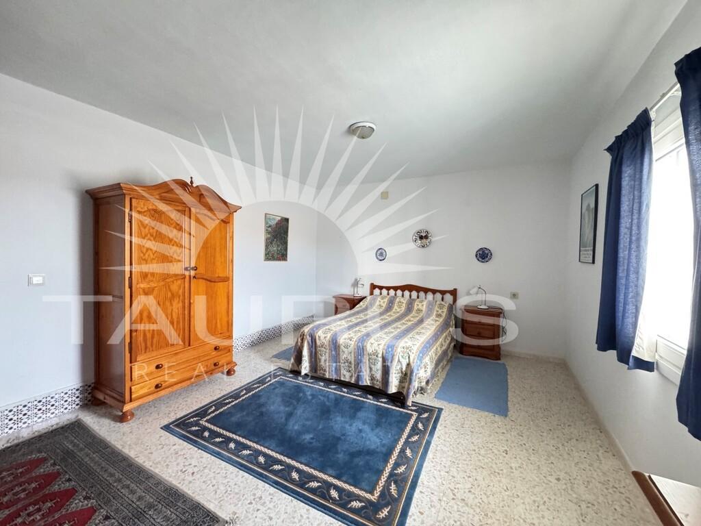 House for Sale in Canillas de Albaida