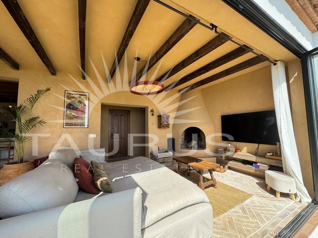 Villa for Sale in Algarrobo