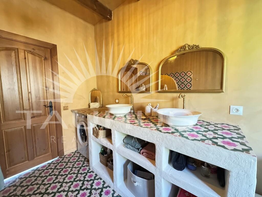 Villa for Sale in Algarrobo