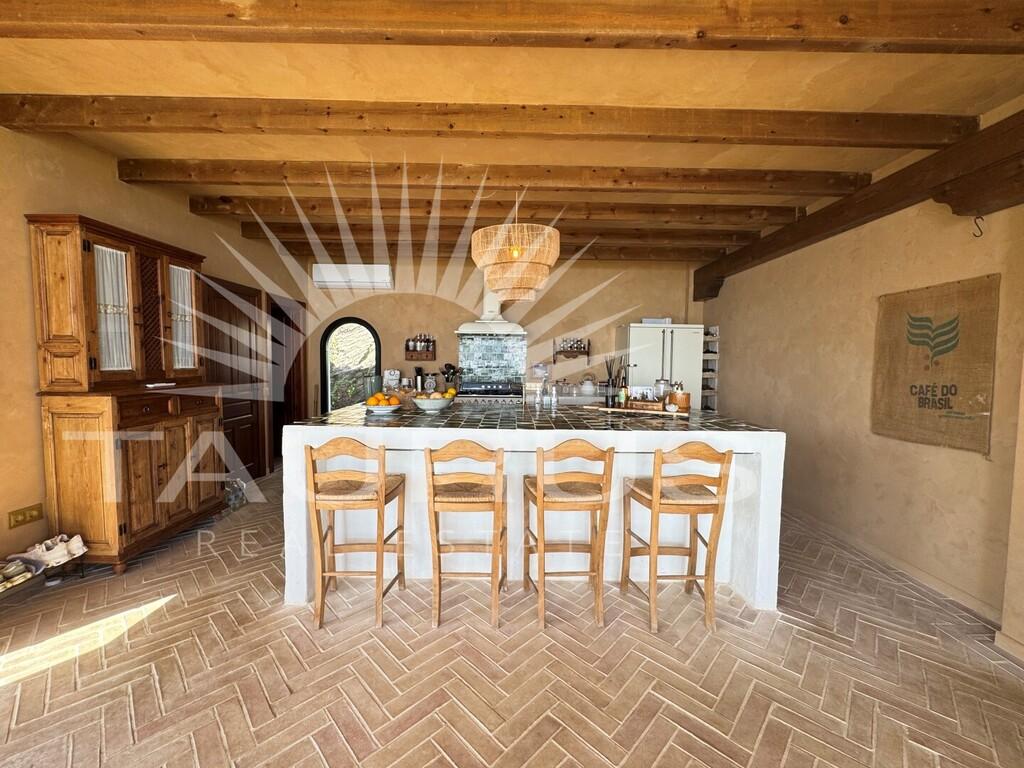 Villa for Sale in Arenas