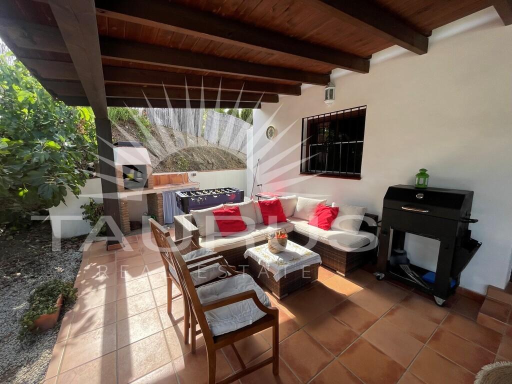 Villa for Sale in El Borge